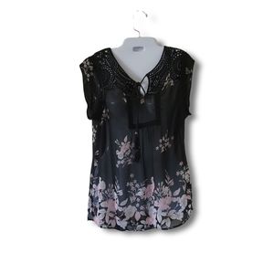 DR2 | Pretty Sheer Black Boho Lace Floral Short Sleeve Top (SIZE M)